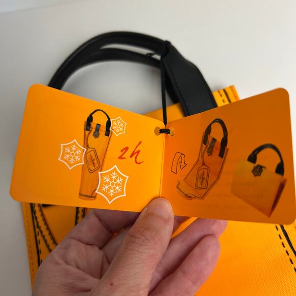NWT Veuve Clicquot To Go Insulated Champagne Coller Bottle Bag - Picture 7 of 11